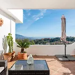 Apartamento Comfy 2br, 2bathroom, Parking, Pool, Sea Views, Elviria Alta *