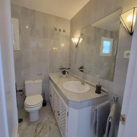 Comfy 2br, 2bathroom, Parking, Pool, Sea Views, Elviria Alta *