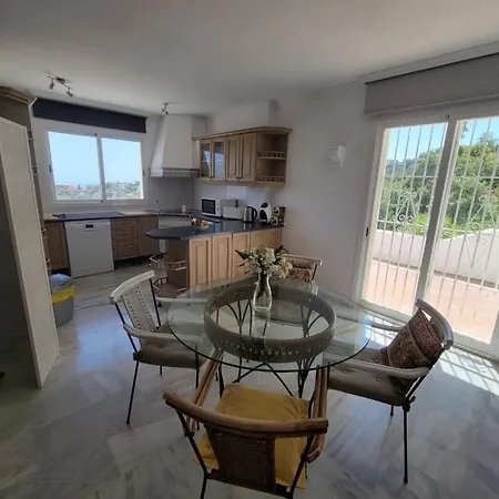 Apartment Comfy 2br, 2bathroom, Parking, Pool, Sea Views, Elviria Alta