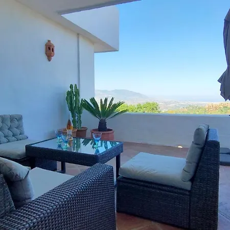 Apartment Comfy 2br, 2bathroom, Parking, Pool, Sea Views, Elviria Alta
