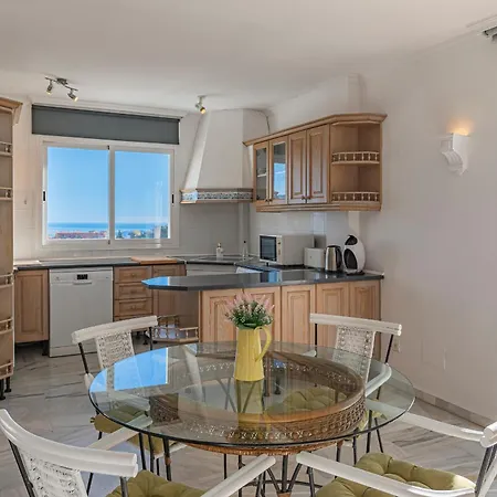 Comfy 2br, 2bathroom, Parking, Pool, Sea Views, Elviria Alta