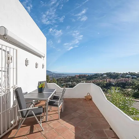 Apartment Comfy 2br, 2bathroom, Parking, Pool, Sea Views, Elviria Alta Ojen