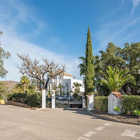 Comfy 2br, 2bathroom, Parking, Pool, Sea Views, Elviria Alta * Ojen