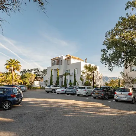 Comfy 2br, 2bathroom, Parking, Pool, Sea Views, Elviria Alta *
